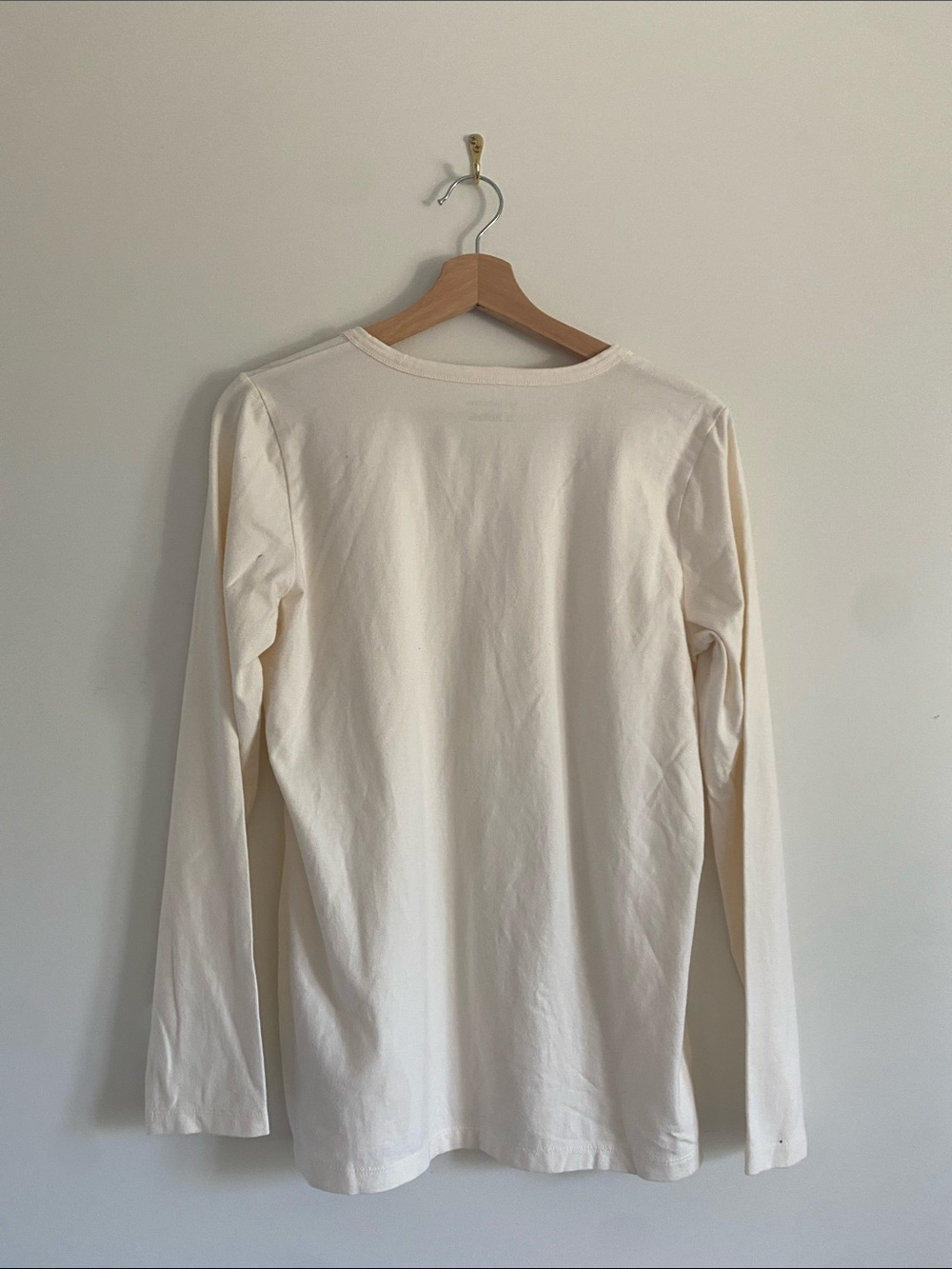 Liz Claiborne Cream Pintuck Henley Long Sleeve Top | M - Picture 7 of 8